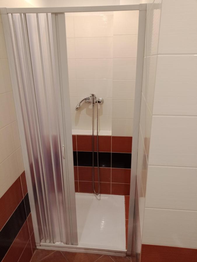 Apartman Obecni Hostinec Provodov (Hradec Kralove) Luaran gambar