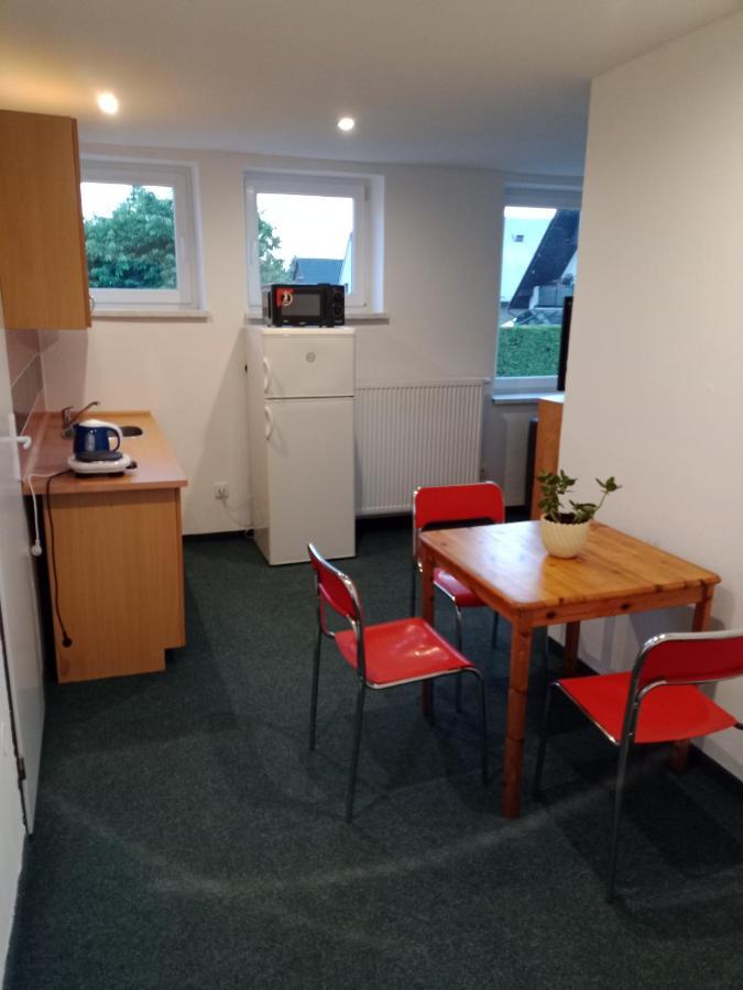 Apartman Obecni Hostinec Provodov (Hradec Kralove) Luaran gambar